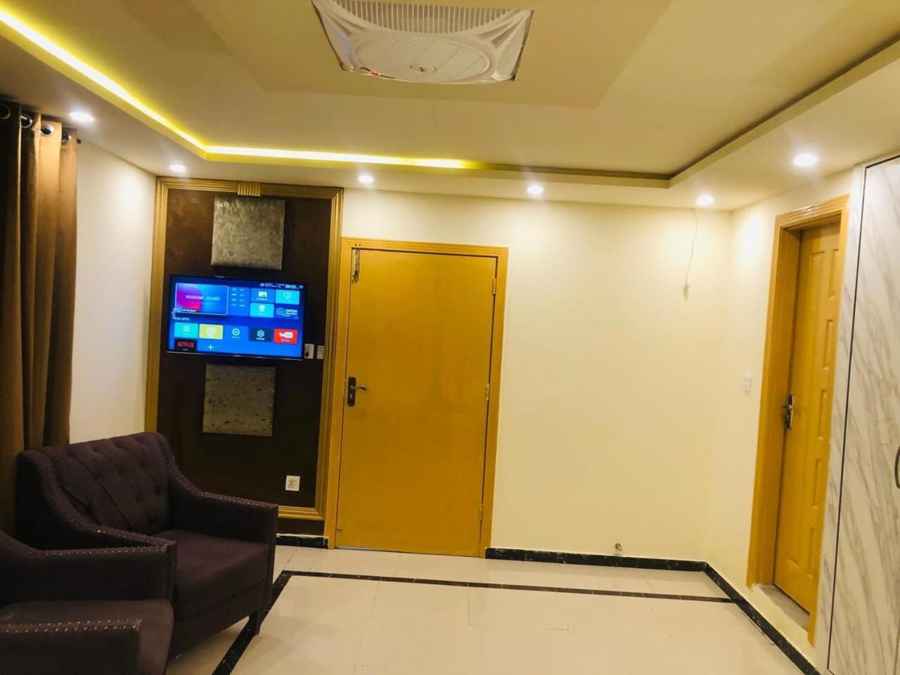Blue Moon Residency Jinnah Super Islamabad Exterior foto